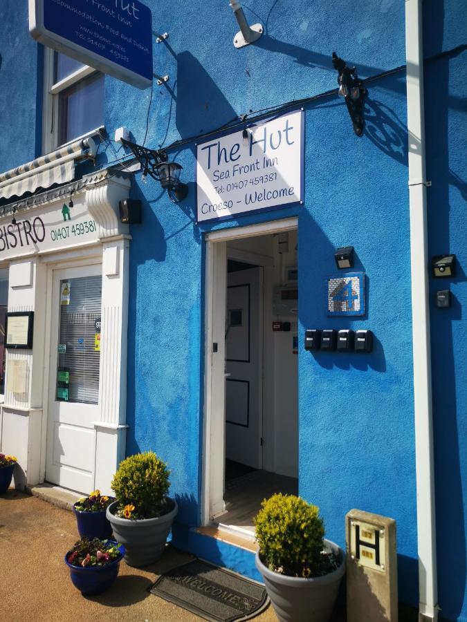 The Hut Wales - A Sea Front Inn Holyhead Zewnętrze zdjęcie