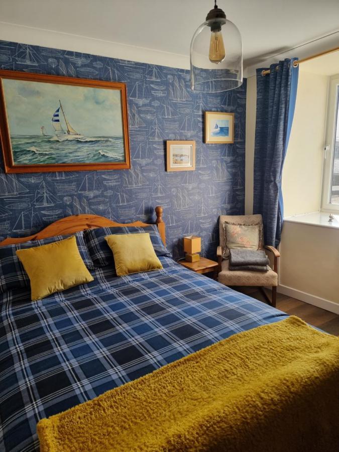 The Hut Wales - A Sea Front Inn Holyhead Zewnętrze zdjęcie